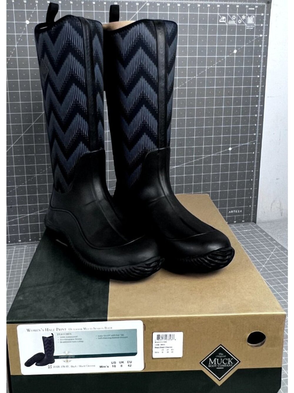 MUCK Boots Women's Hale Print 10 US 42 EU Multi Season Fuzzy Herringbone New
